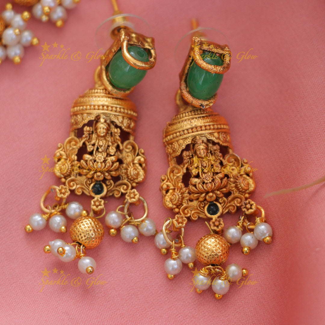 Exquisite Lakshmi Pearl Necklace – Sparkle & Glow