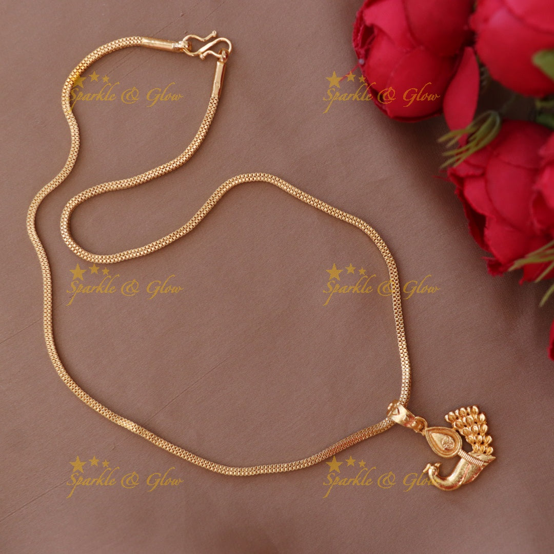 Exquisite Gold Peacock Pendant Necklace for Festive Glamour