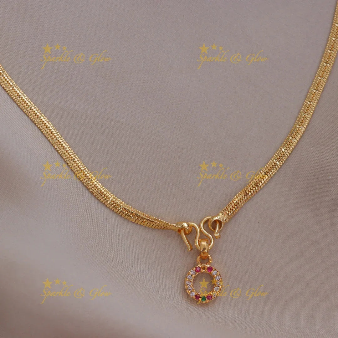 Elegant Short Gold Necklace - Timeless Style & Elegance