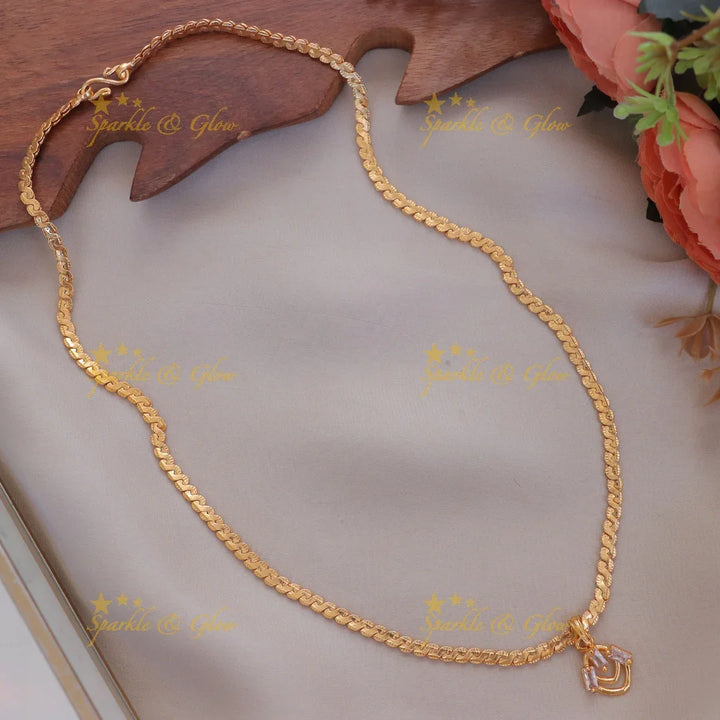 Elegant Gold Plated Necklace with Chic Pendant