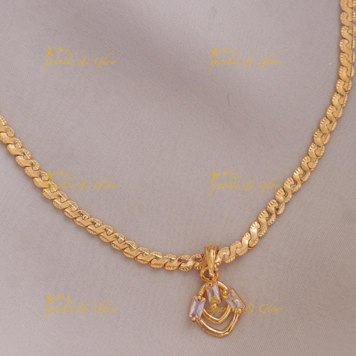 Elegant Gold Plated Necklace with Chic Pendant