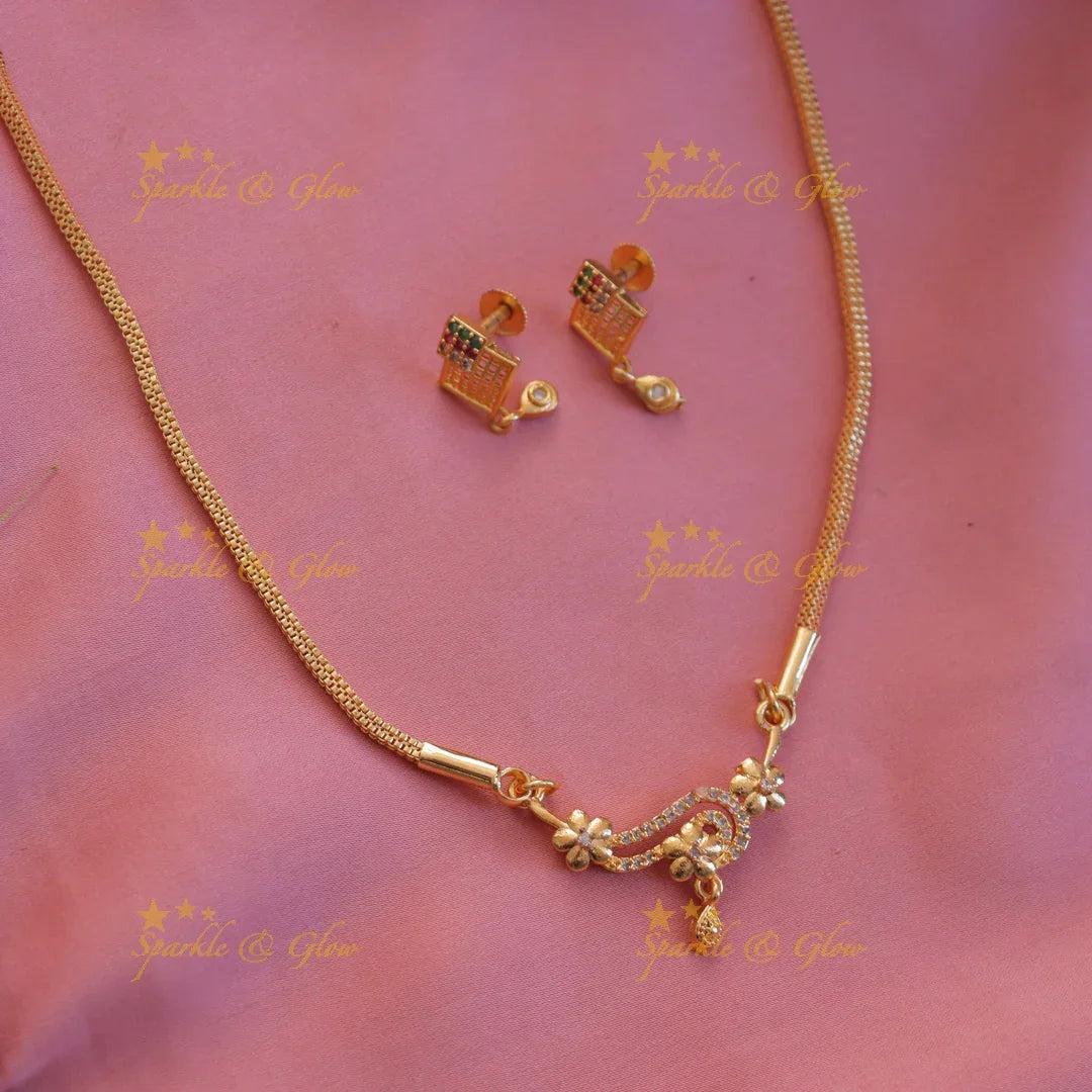 Exquisite Floral Curve Necklace - Perfect Elegance for Events