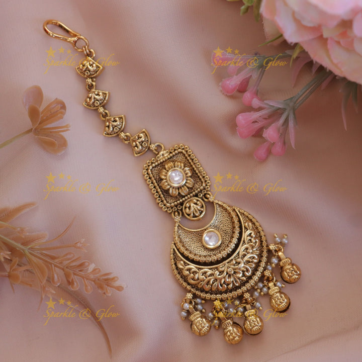 Exquisite Floral Stone Maang Tikka: Wedding Elegance