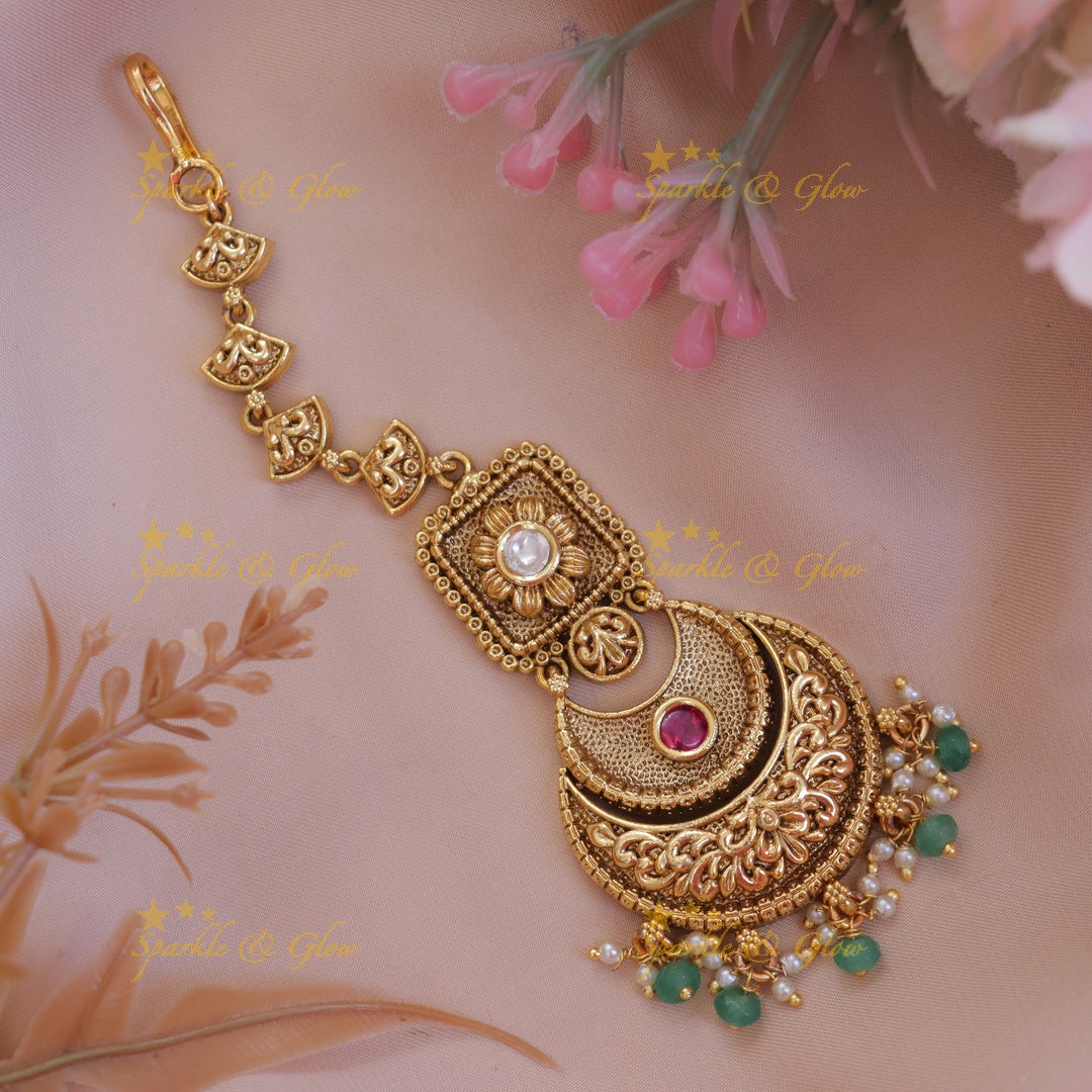 Exquisite Floral Stone Maang Tikka: Wedding Elegance