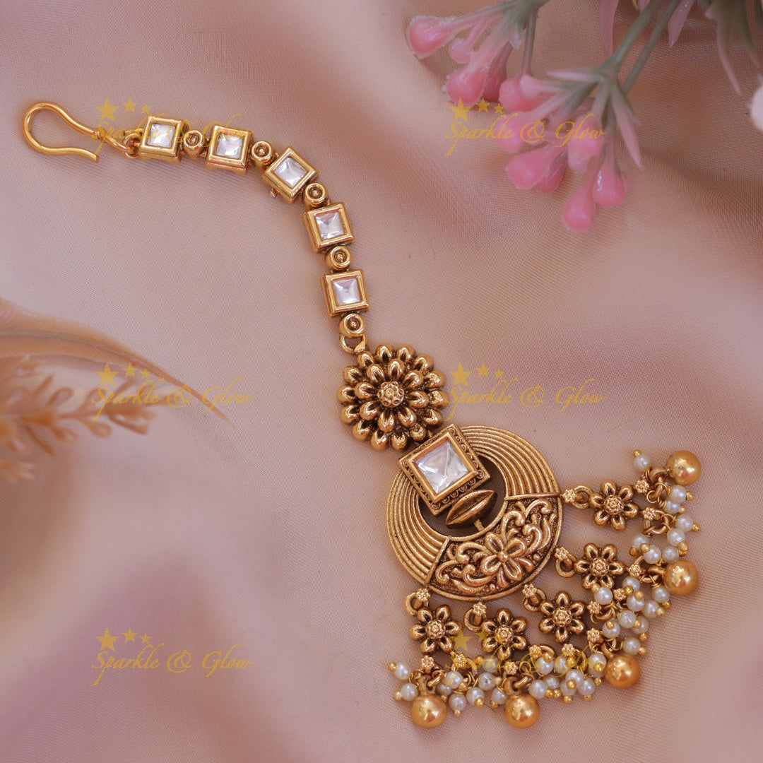 Exquisite Floral Round Stone Gold Maang Tikka for Weddings