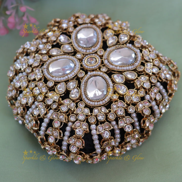 Exquisite Stone Leaf Hair Bun: Festive Elegance