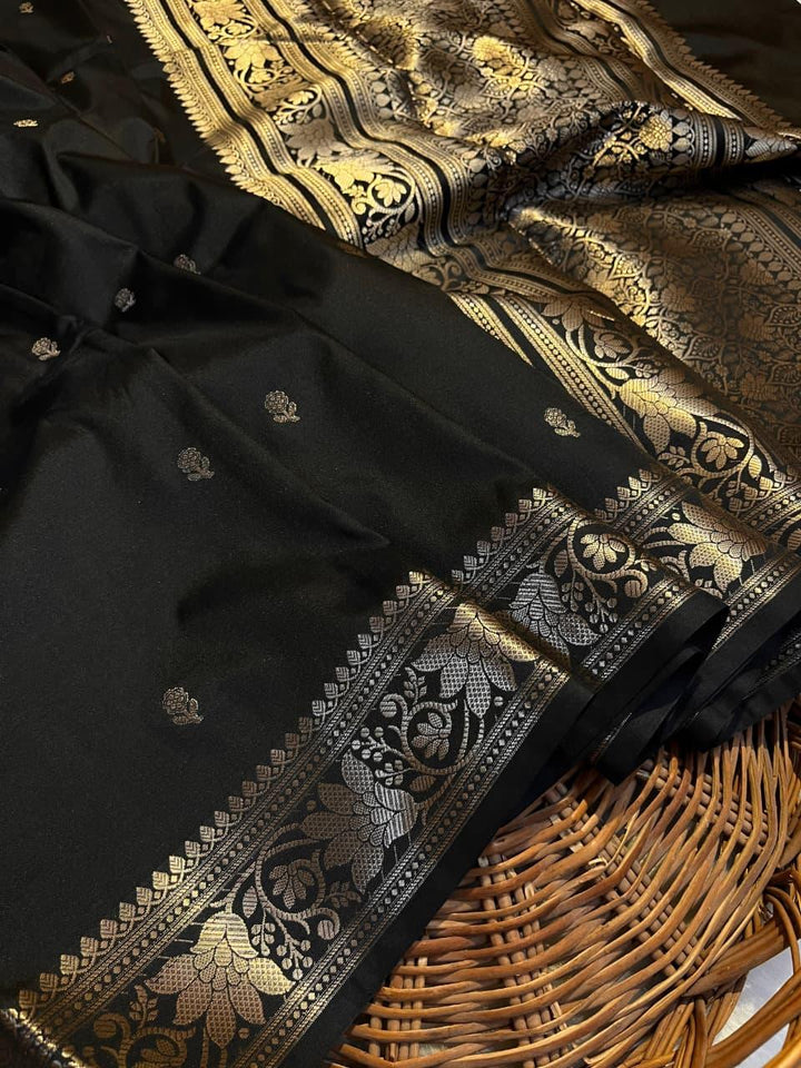 Exquisite Banarasi Katan Saree for Luxurious Weddings