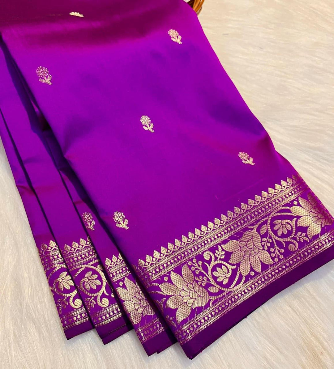 Exquisite Banarasi Katan Saree for Luxurious Weddings