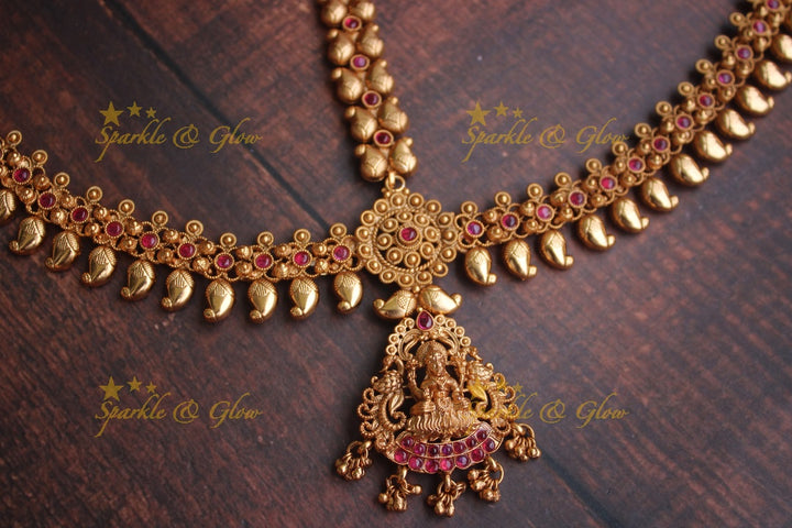 Gold alike Bridal three sided mango maang tikka - Kemp