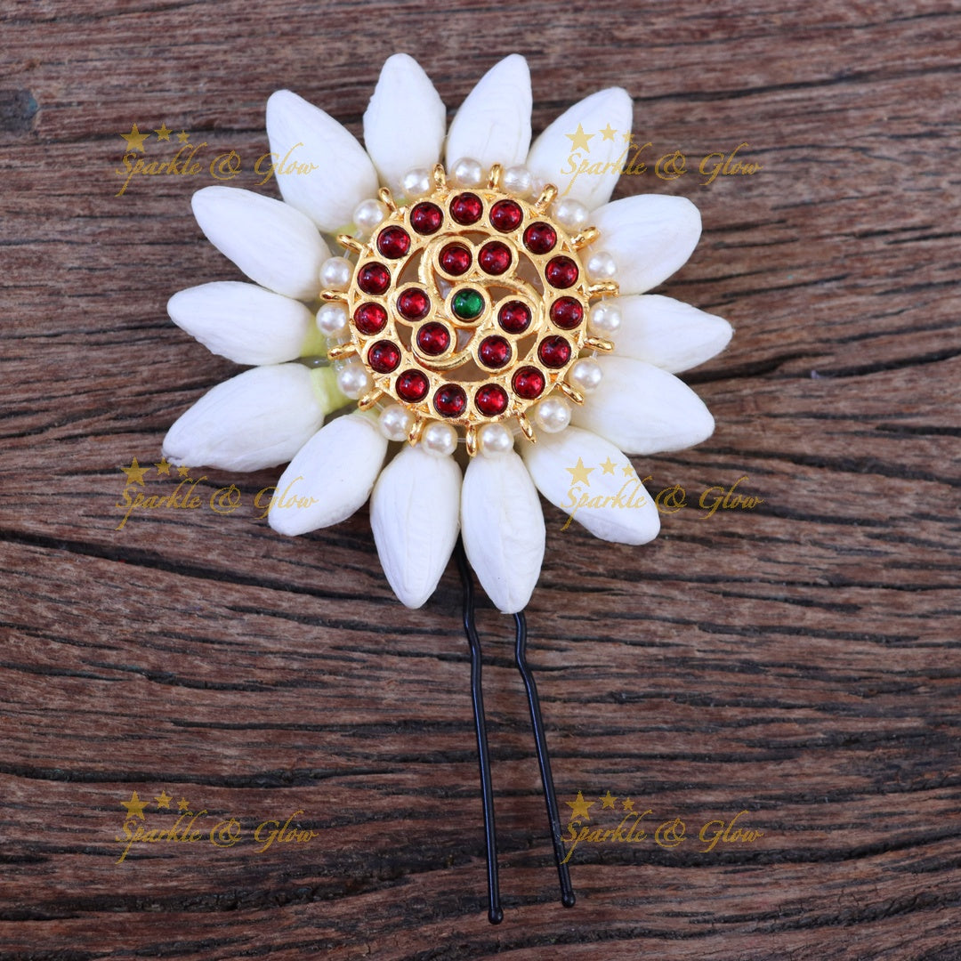 Exquisite Gold-Tone Hair Pin for Festive Elegance