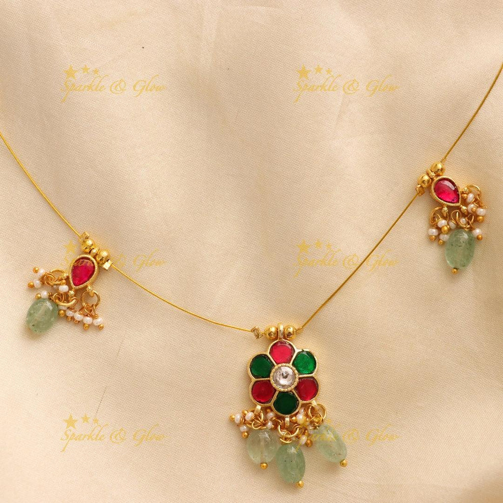 Exquisite Gold Necklace - Delicate Elegance for Festivities