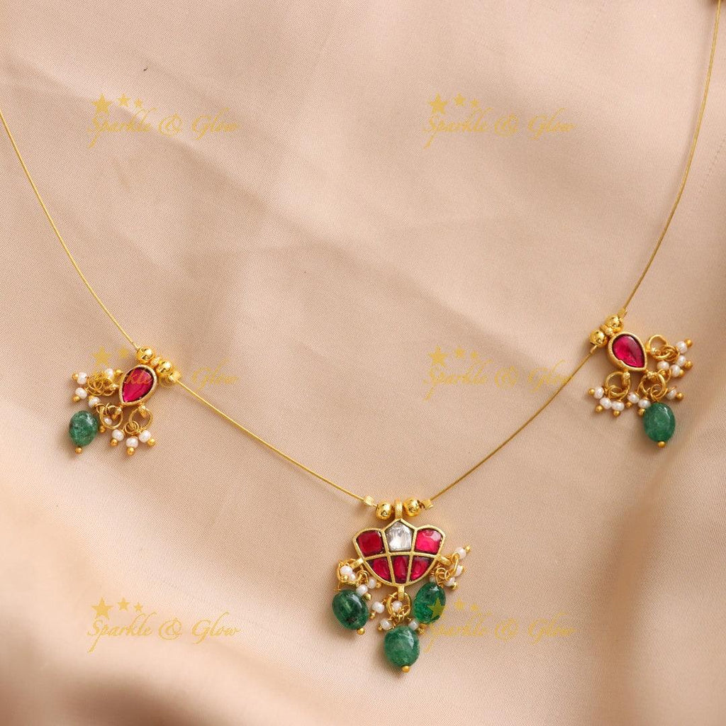 Exquisite Festive Gold Necklace - A Stylish Essential