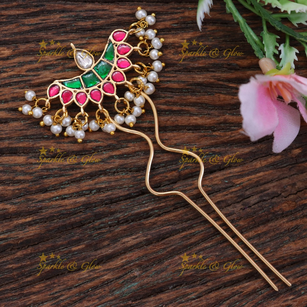 Elegant Gold-Toned Hairpin with Pearl for Festivities