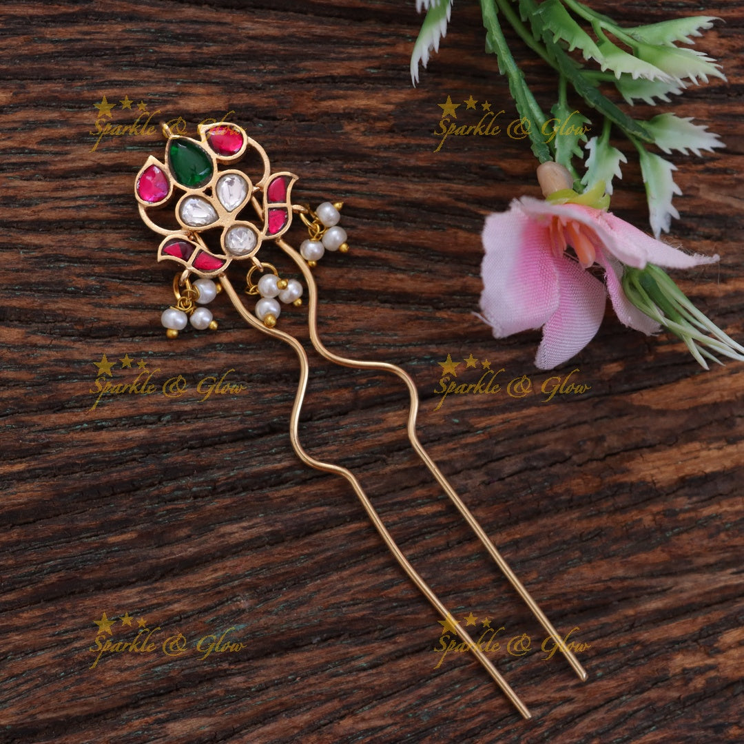 Exquisite Gold Hair Pin for Festive Celebrations