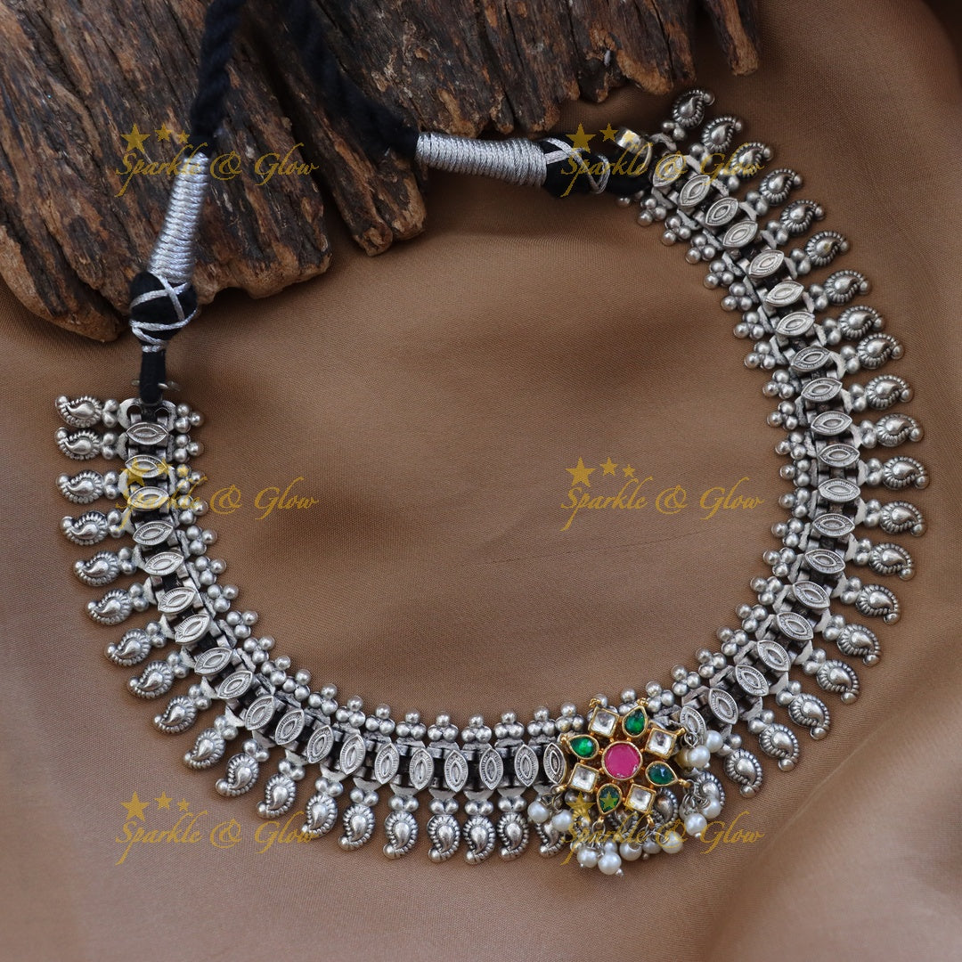 Exquisite Short Necklace for Festive Elegance