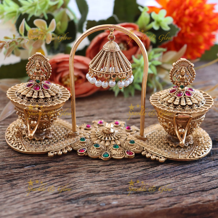 Exquisite Kumkum Box - Gold Finish for Festive Elegance