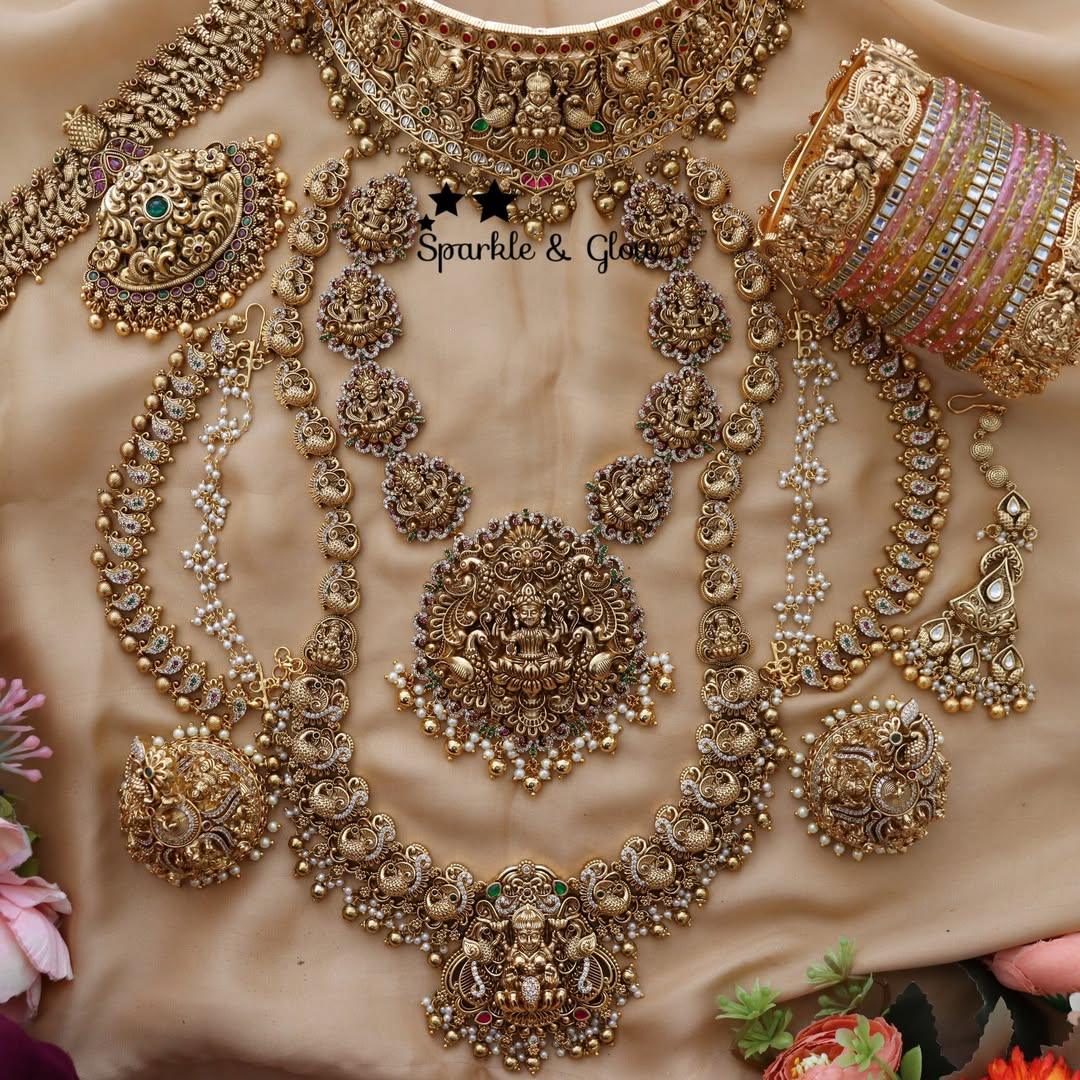 Exquisite Temple Bridal Set with Lakshmi Motif