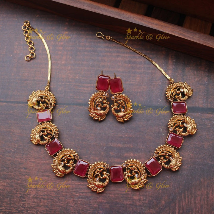 Gold alike peacock stone necklace - Green - Sparkle and Glow - Pink - Back Chain