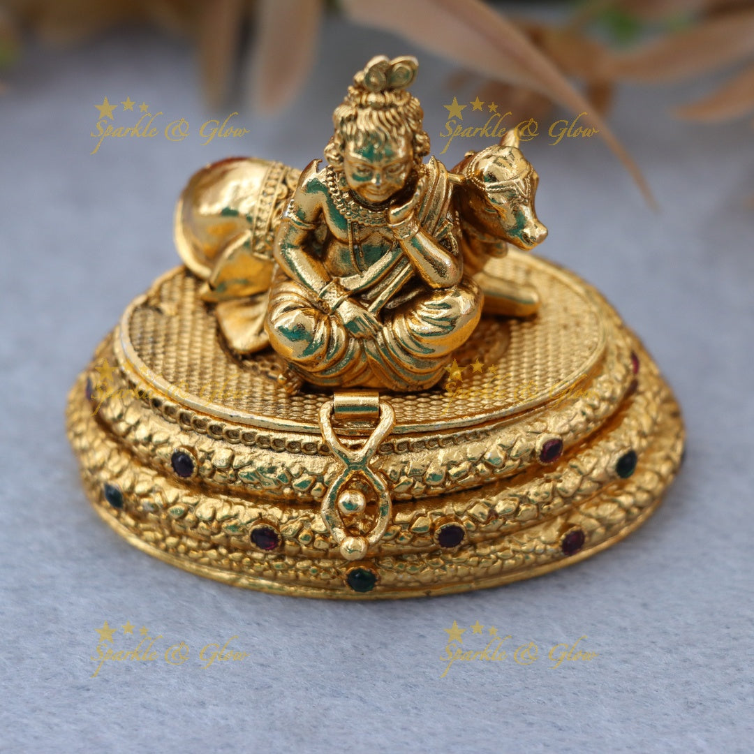 Exquisite Gold Kumkum Box for Festive Celebrations