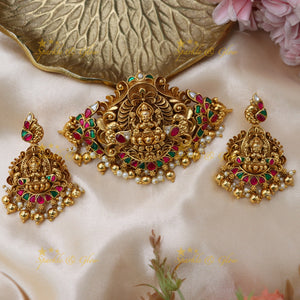 Exquisite Gold Temple Choker Necklace for Weddings & Festivities