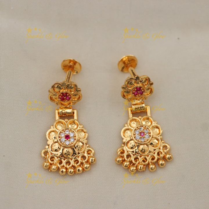 Exquisite Microgold Necklace for Festive Glamour