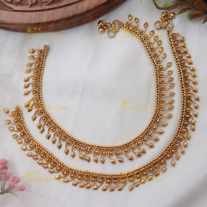 Elegant Gold Leaf Anklets for Weddings and Festivals