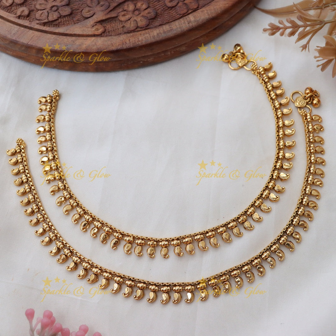 Elegant Gold Tone Mango Anklet for Festive Glamour