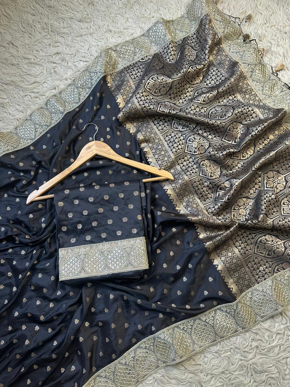 Luxurious Banarasi Silk Saree Set for Festive Glamour