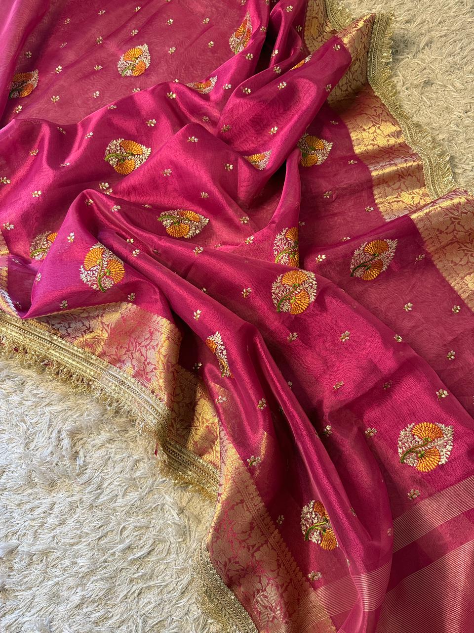 Enchanting Banarasi Maharani Saree - Festive Glamour