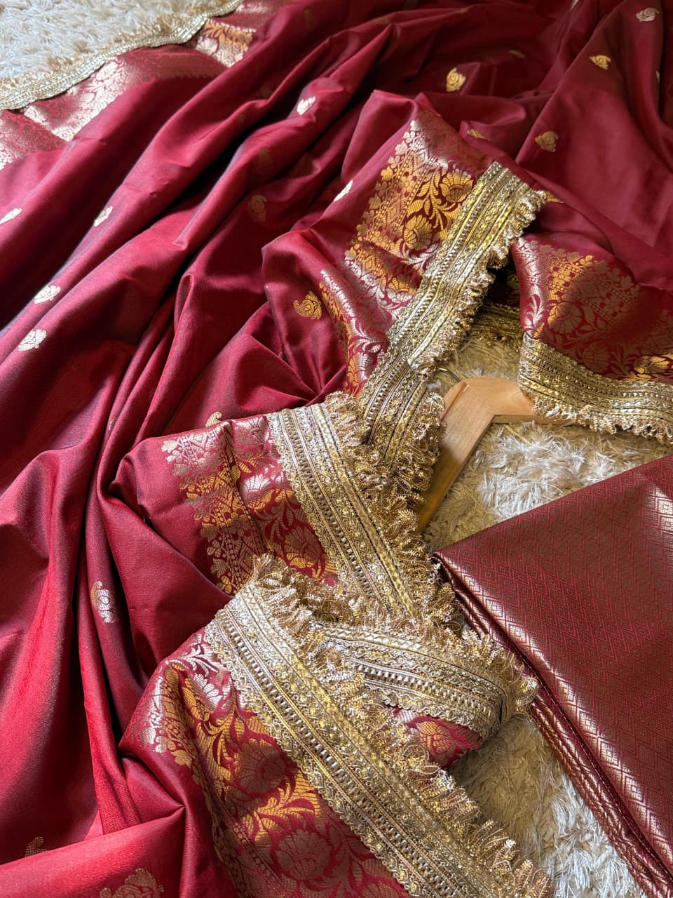 Luxurious Banarasi Sarees for Wedding Elegance