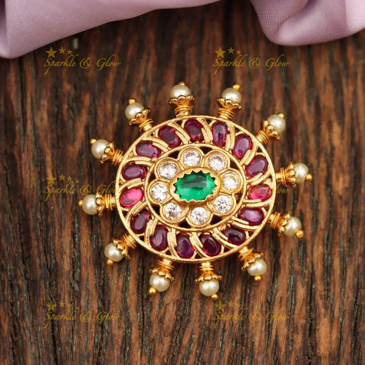 Elegant Floral Gold Saree Pin for Festive Elegance