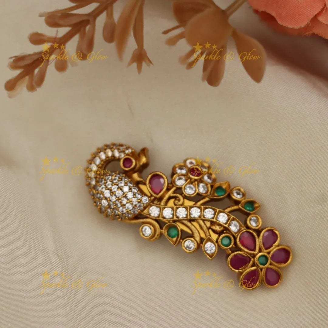 Mesmerizing Gold Alike Saree Pin for Festive Elegance