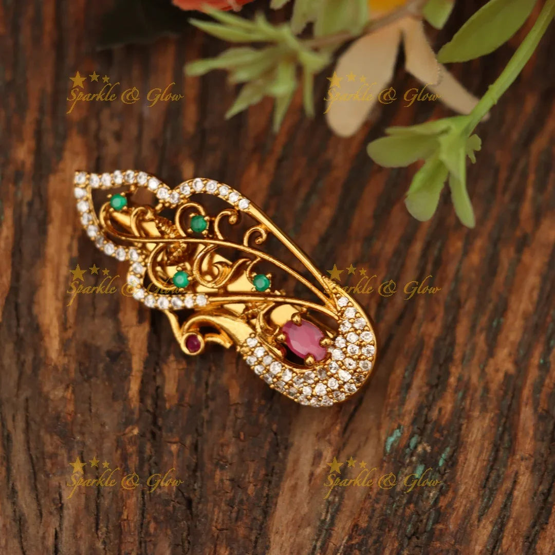 Elegant Gold-Toned Saree Pin for Festive Occasions