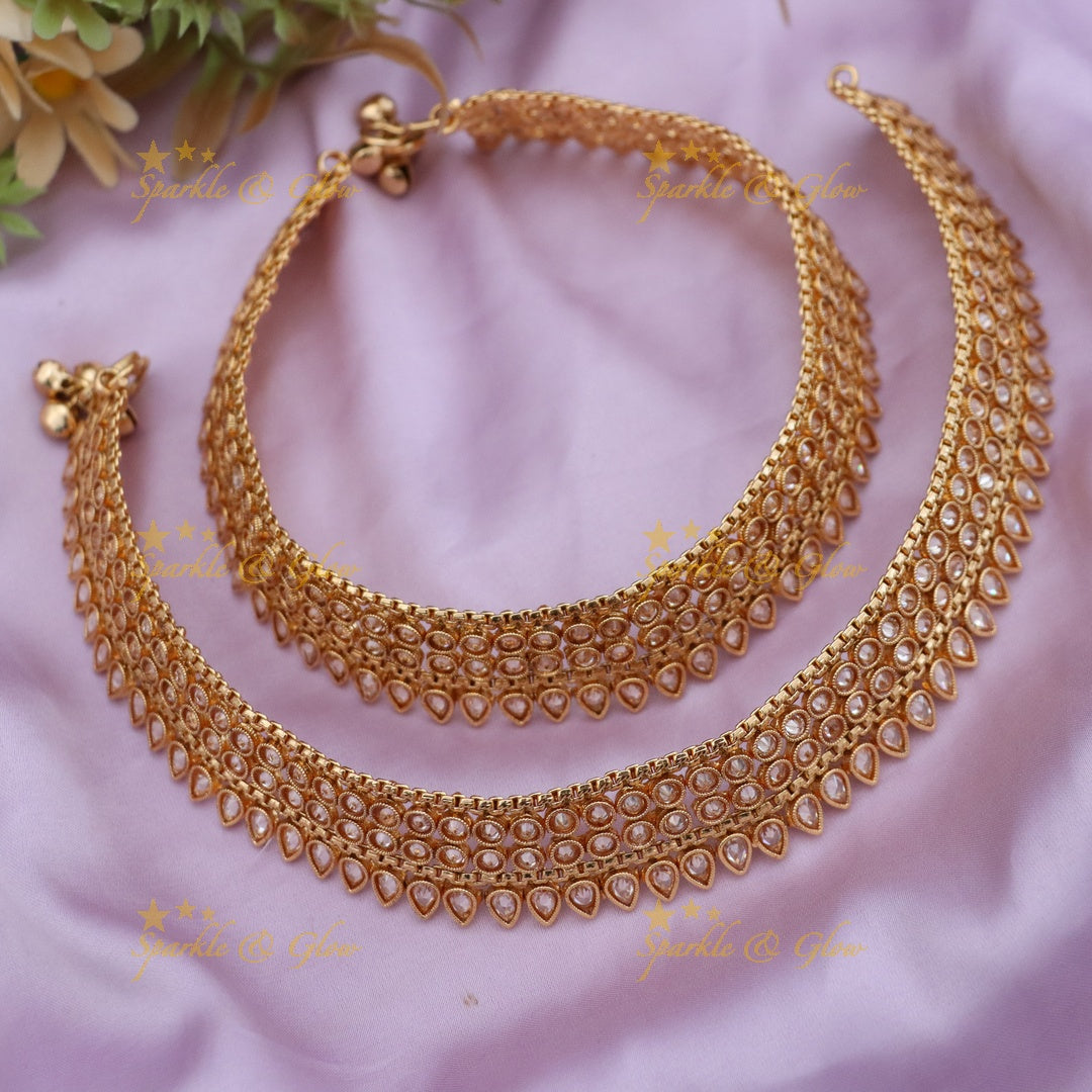 Exquisite Gold-Toned Anklet for Festive Elegance