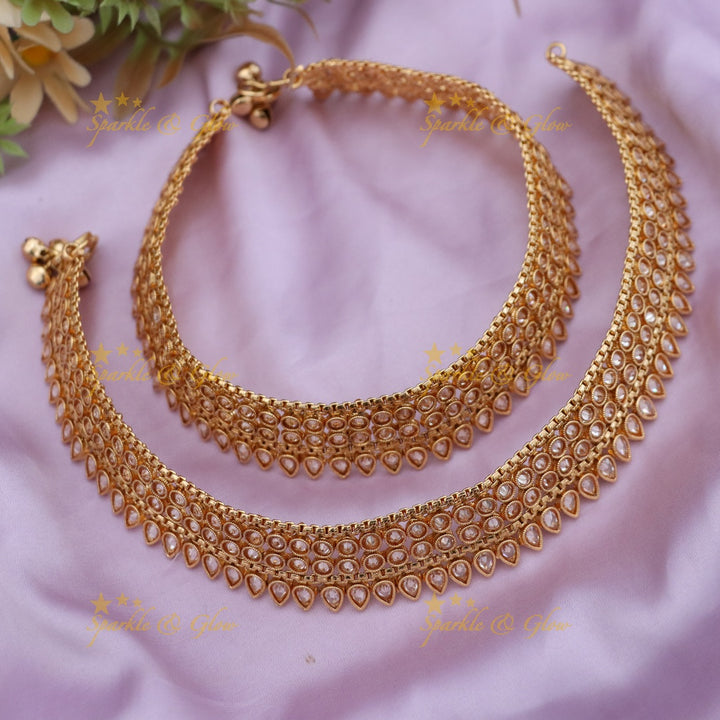 Exquisite Gold-Toned Anklet for Festive Elegance