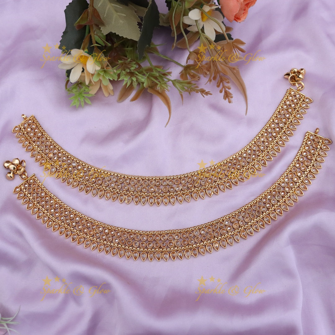 Exquisite Gold-Toned Anklet for Festive Elegance