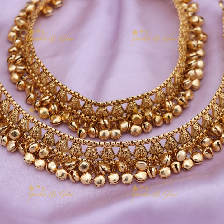 Exquisite Gold Anklets for Weddings & Festive Celebrations