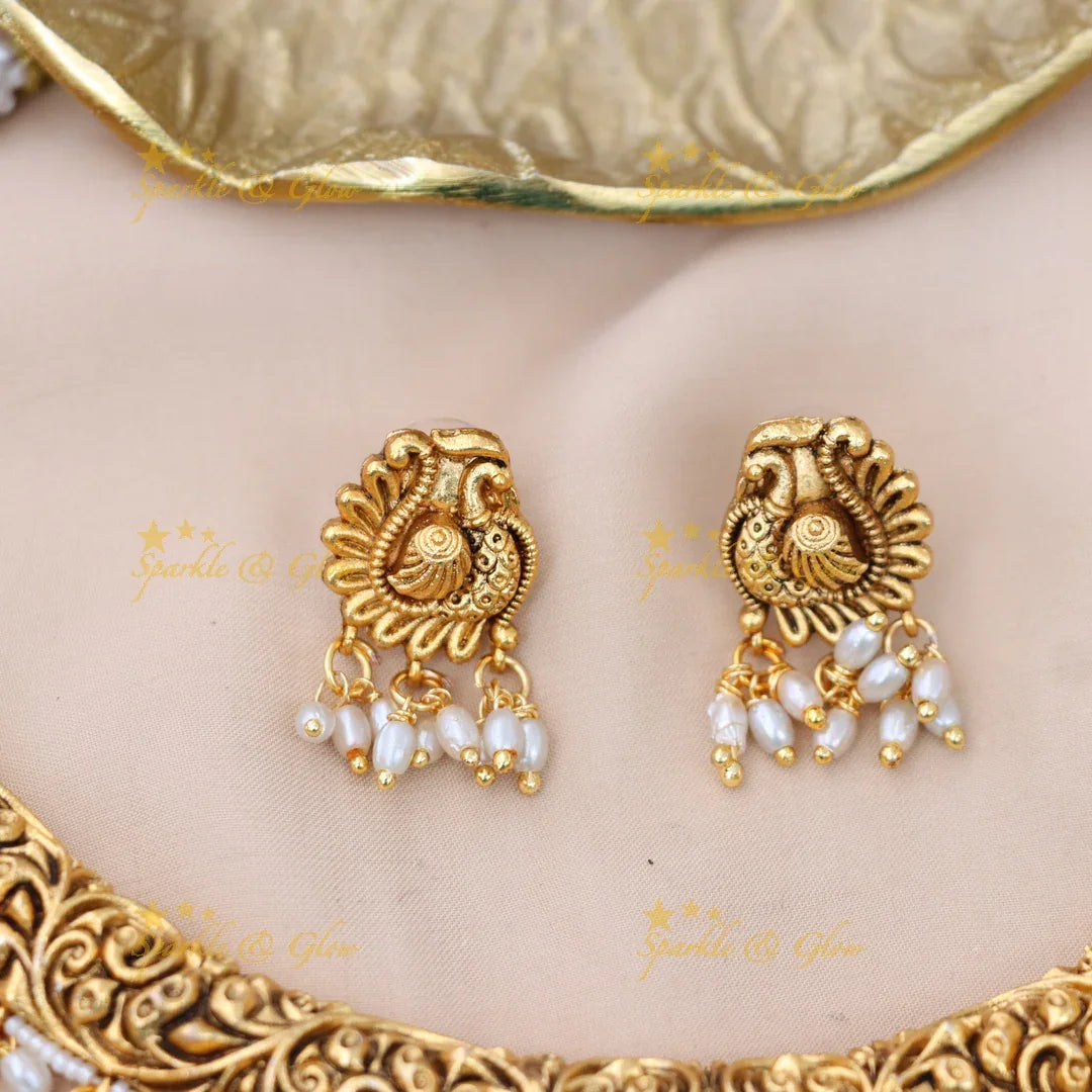 Exquisite Gold & Pearl Necklace for Festive Glam