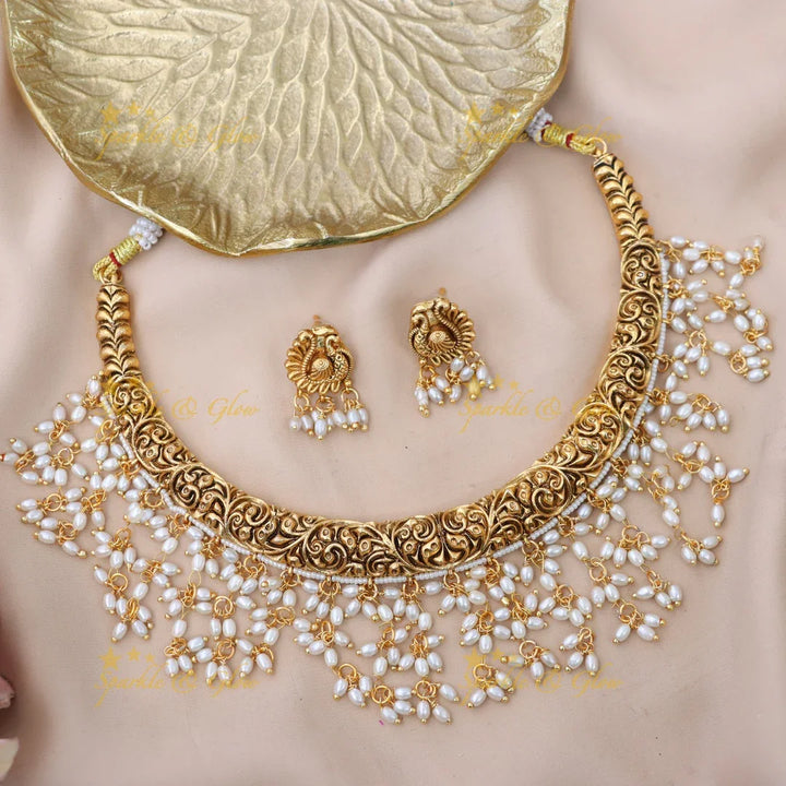 Exquisite Gold & Pearl Necklace for Festive Glam