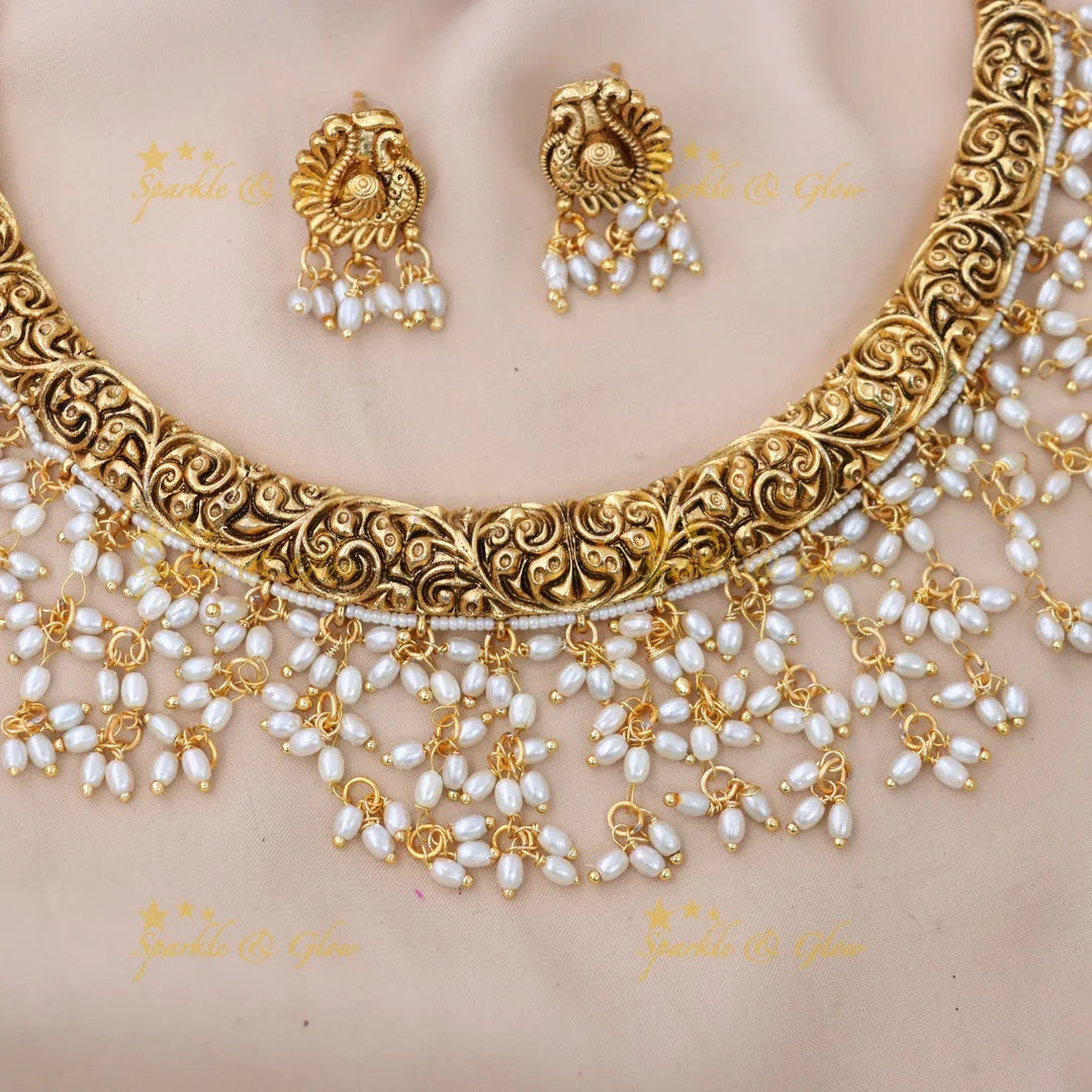 Exquisite Gold & Pearl Necklace for Festive Glam