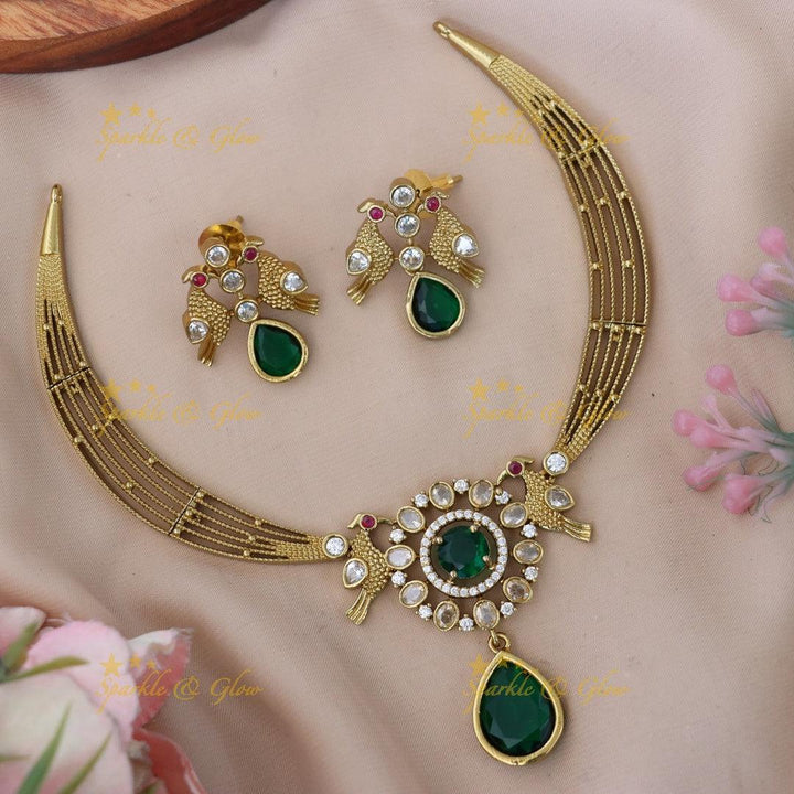 Exquisite Gold Short Necklace for Weddings