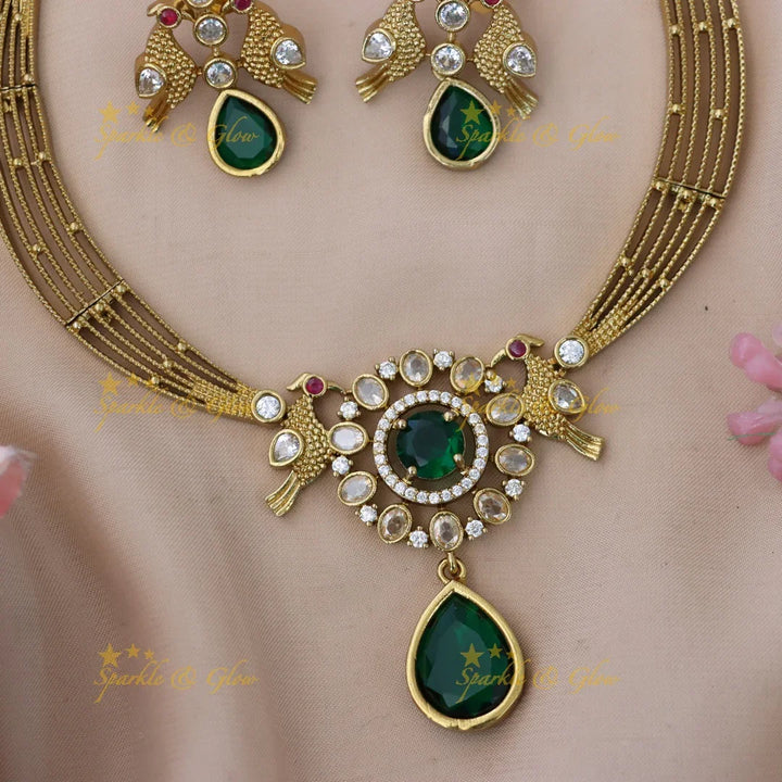 Exquisite Gold Short Necklace for Weddings