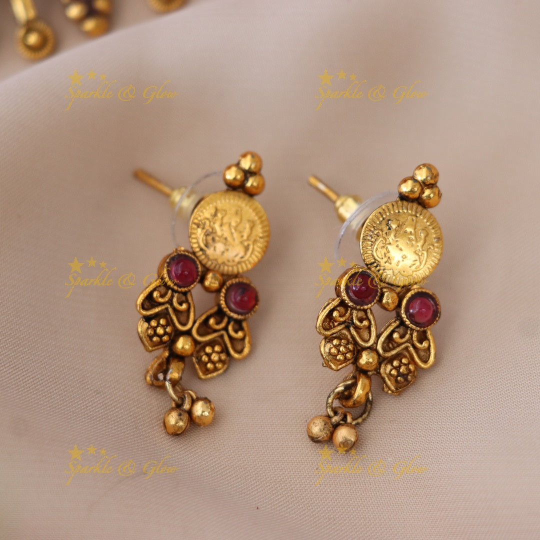 Elegant Gold Coin Choker Necklace for Festive Flair