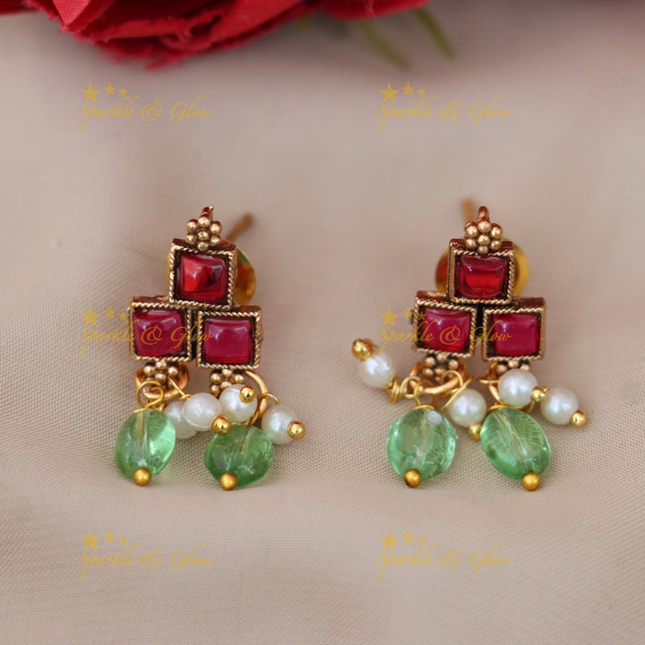 Exquisite Gold-Finish Necklace & Earrings Set