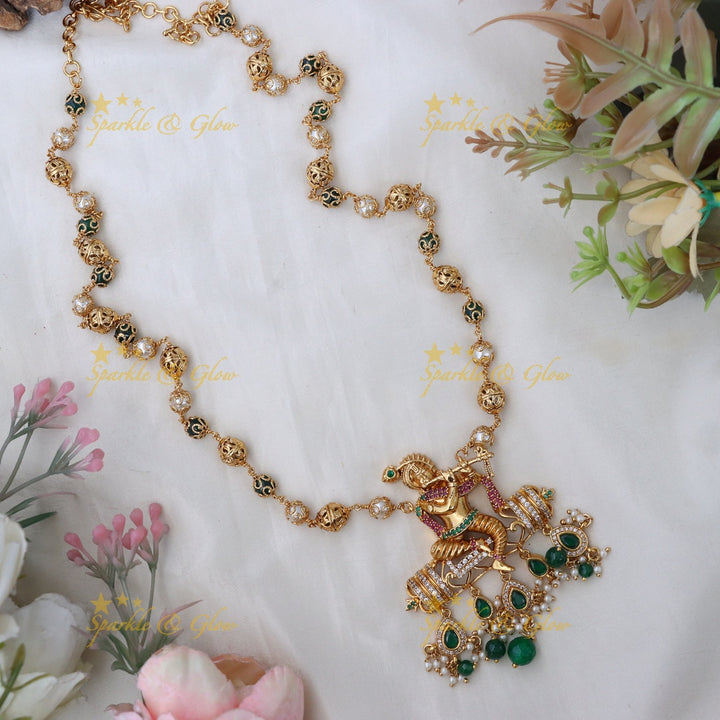 Exquisite Temple Pendant Necklace – Regal Gold Elegance