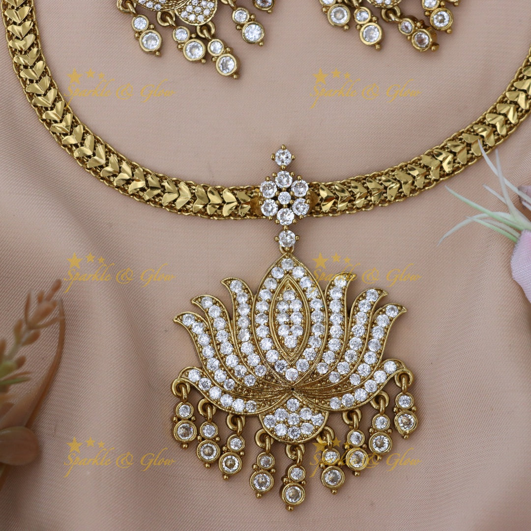 Elegant Floral Lotus Choker Necklace Set for Weddings