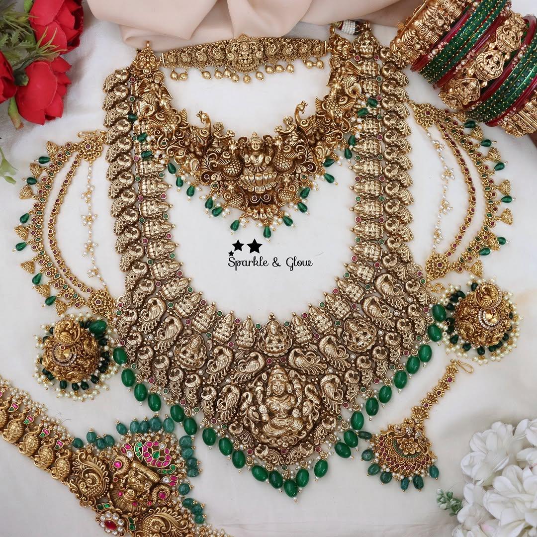 Exquisite Lakshmi Bridal Jewelry Set for a Grand Celebration