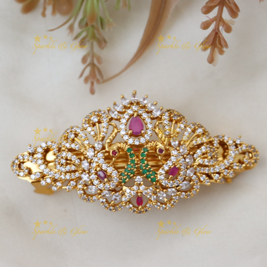 Elegant Gold Hair Clip for Bridal Perfection
