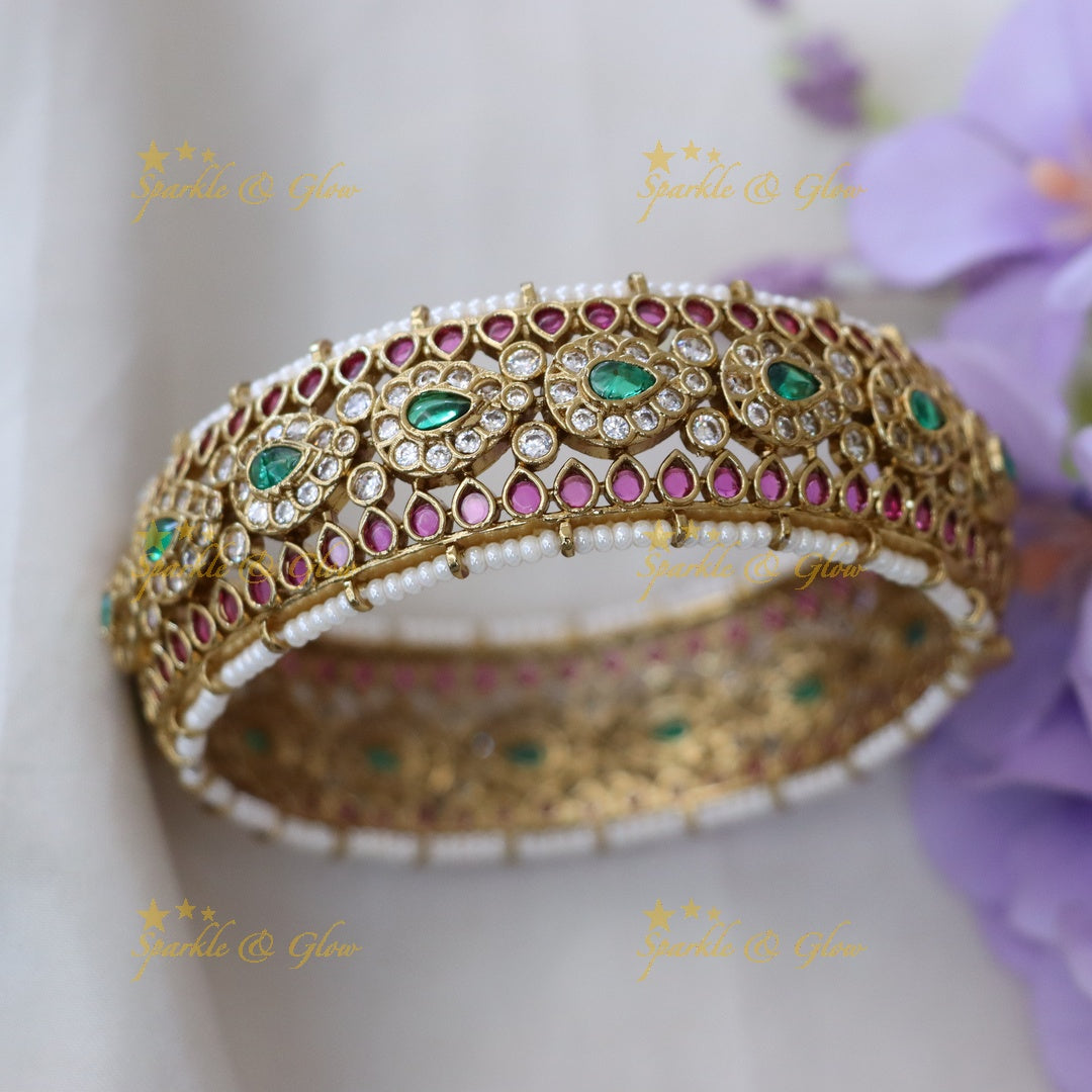 Elegant Gold Kundan Bangle - Perfect for Celebrations