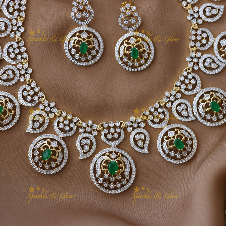 Elegant  Short Necklace for Festive Occasion